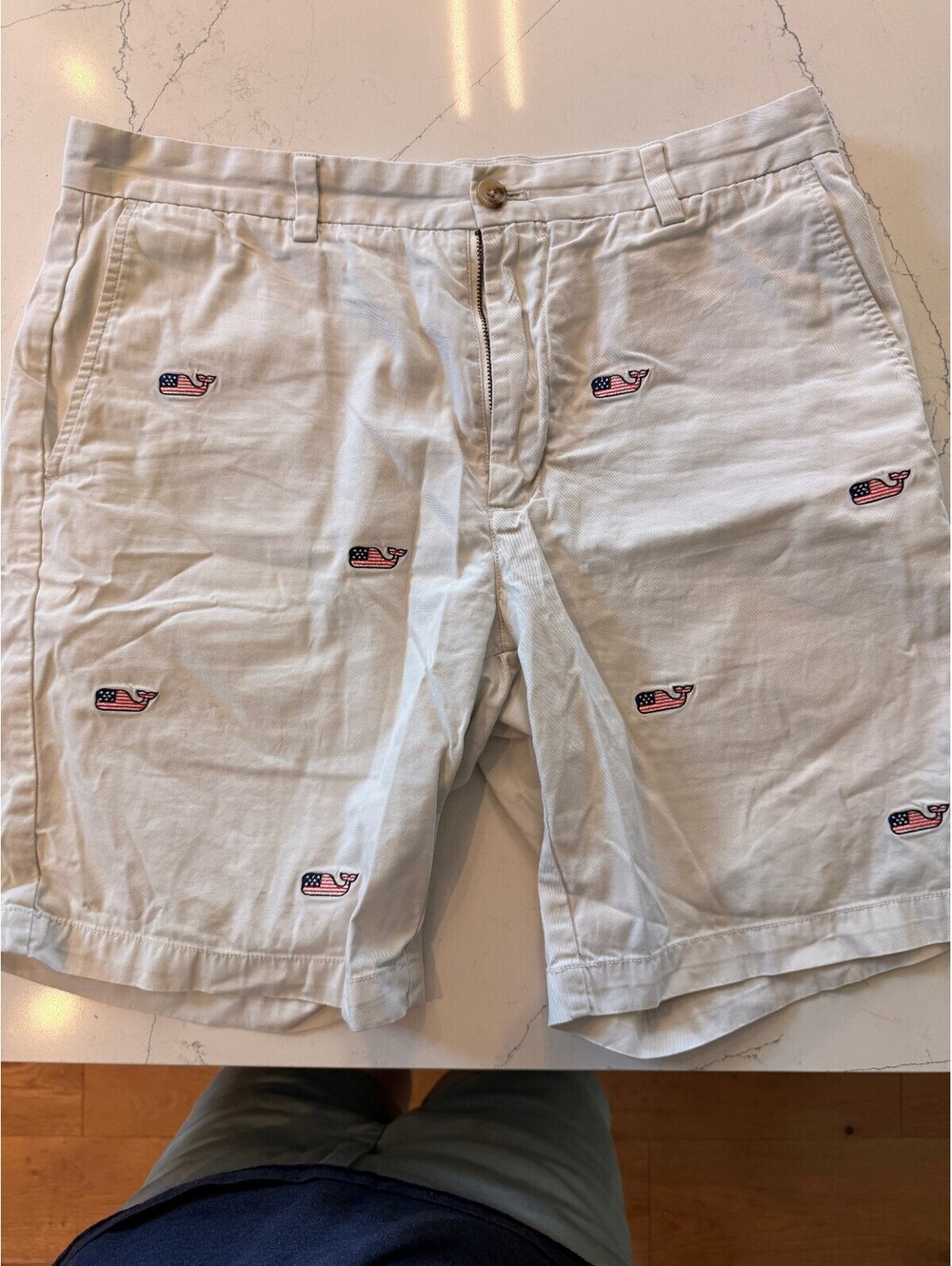 Vineyard Vines Shorts Embroidered Flag Whales, Size 34